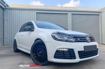 VOLKSWAGEN GOLF LAS R MATTE BLACK